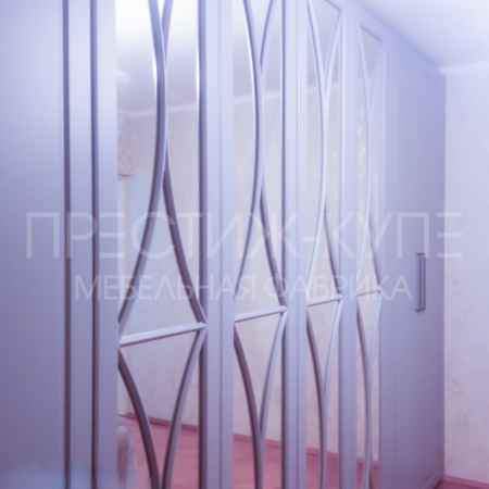 Распашной шкаф